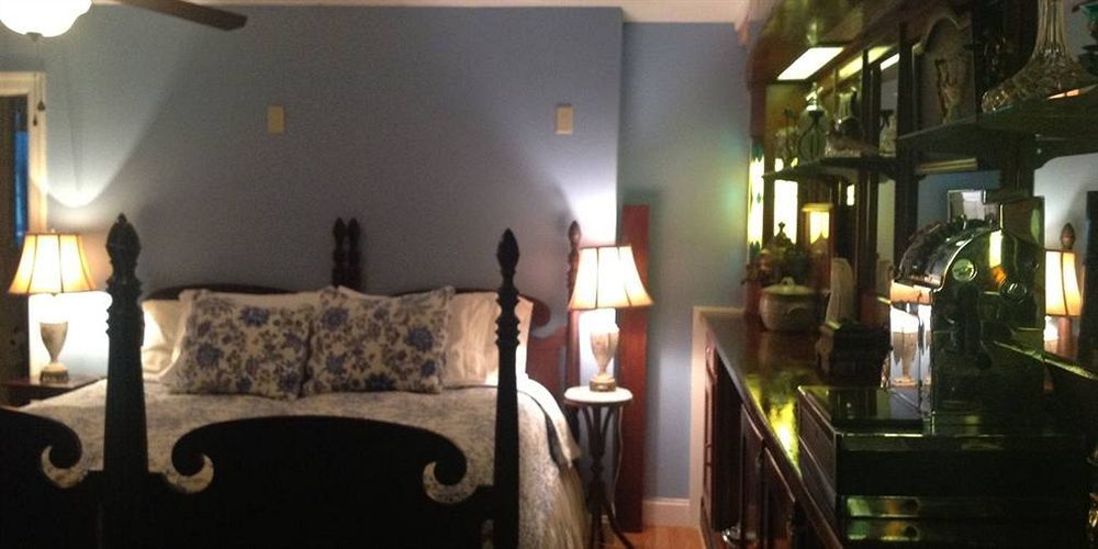 The Red Hook Country Inn, An "Old Rhinebeck" Bed & Breakfast エクステリア 写真