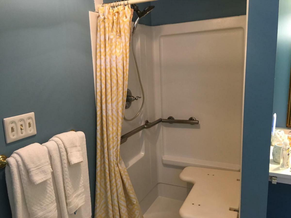 The Red Hook Country Inn, An "Old Rhinebeck" Bed & Breakfast エクステリア 写真