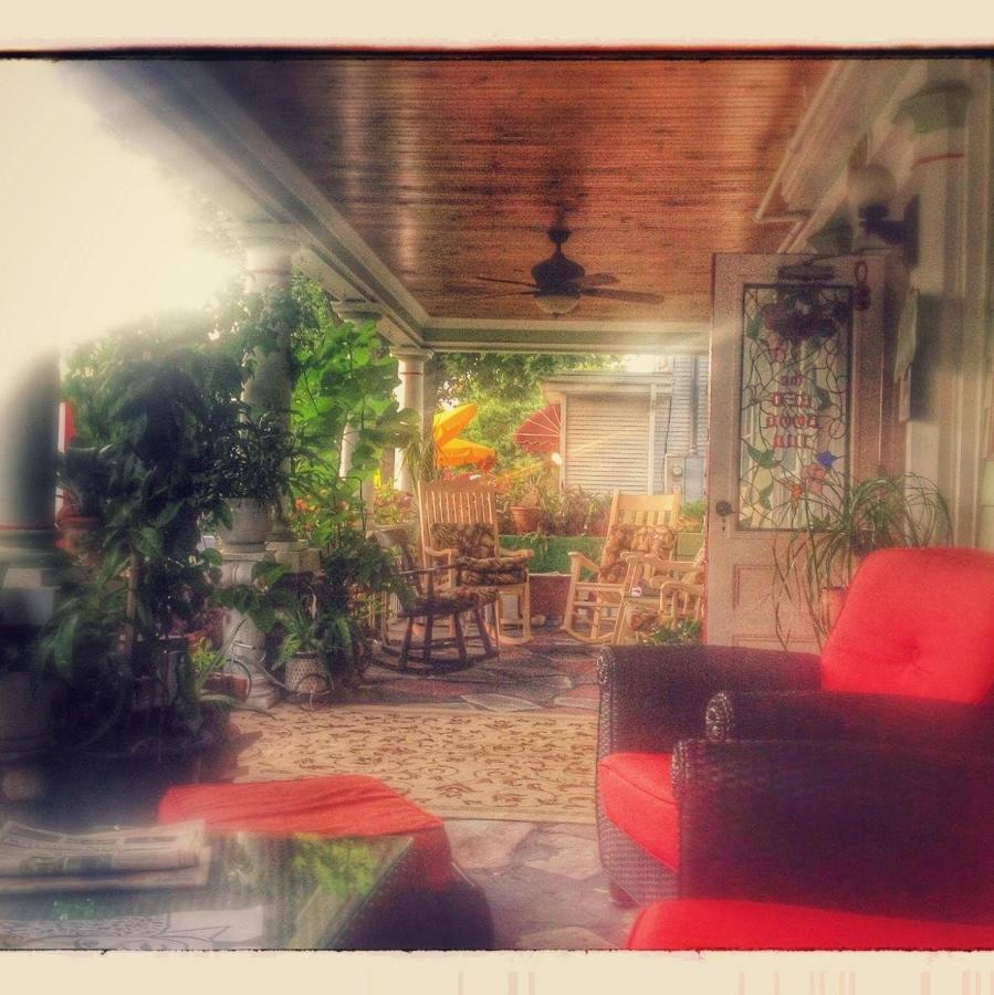 The Red Hook Country Inn, An "Old Rhinebeck" Bed & Breakfast エクステリア 写真