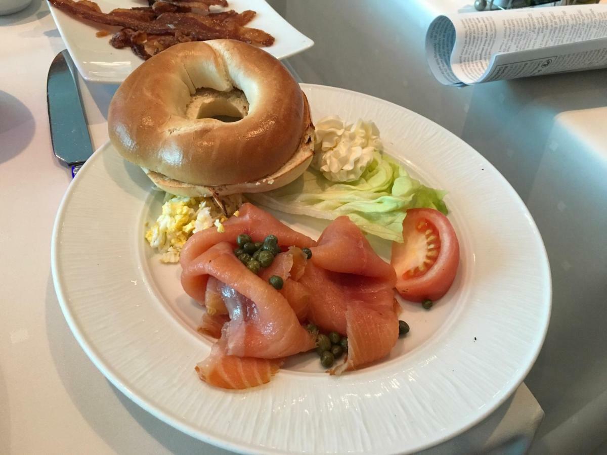 The Red Hook Country Inn, An "Old Rhinebeck" Bed & Breakfast エクステリア 写真