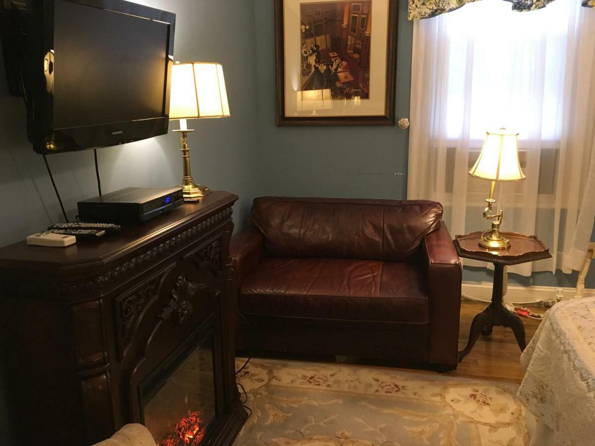 The Red Hook Country Inn, An "Old Rhinebeck" Bed & Breakfast エクステリア 写真