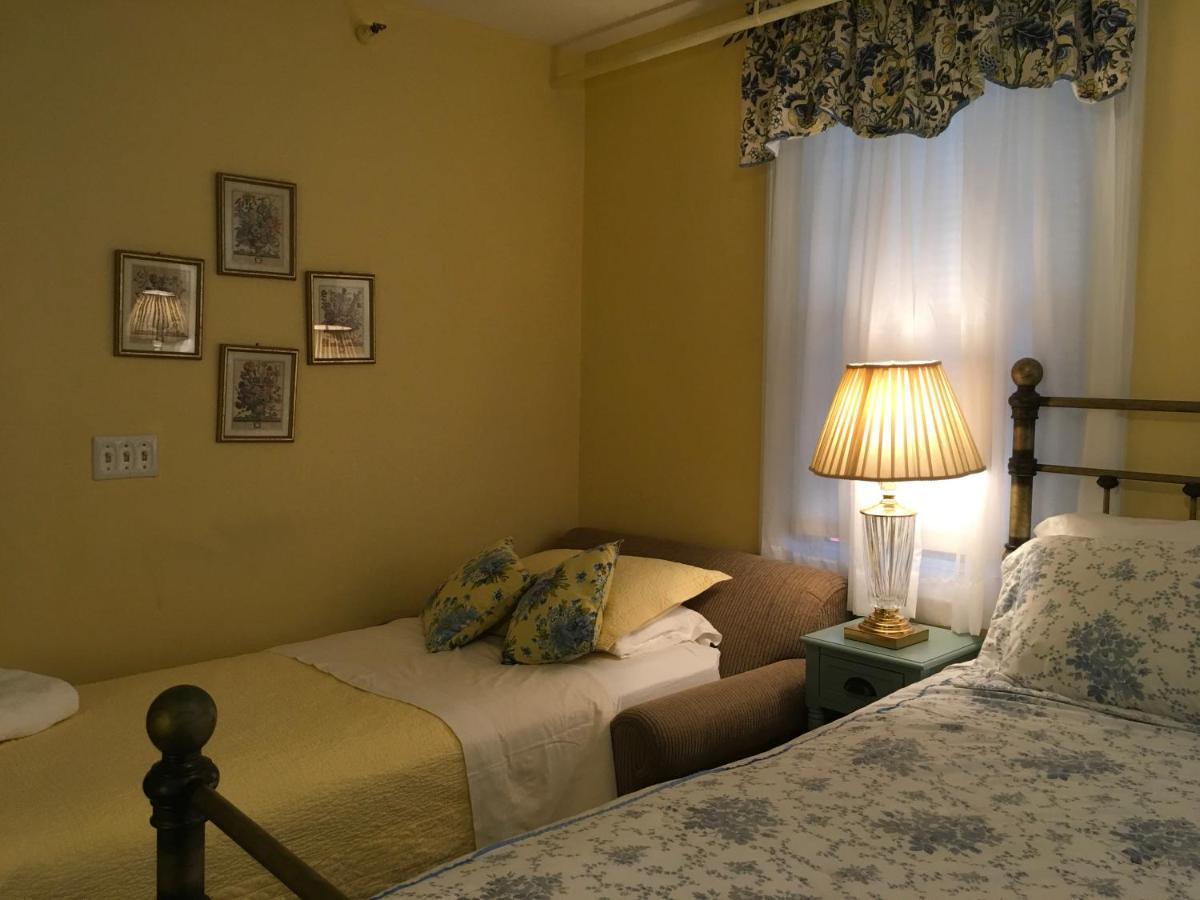 The Red Hook Country Inn, An "Old Rhinebeck" Bed & Breakfast エクステリア 写真